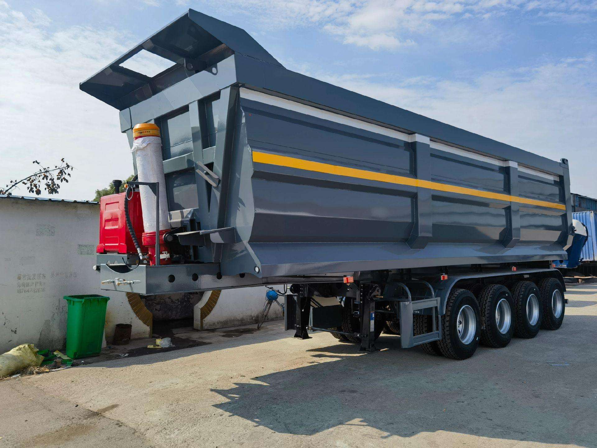 Semi-remorque benne type U fabriquée par Sigma Vehicle prête à l'export