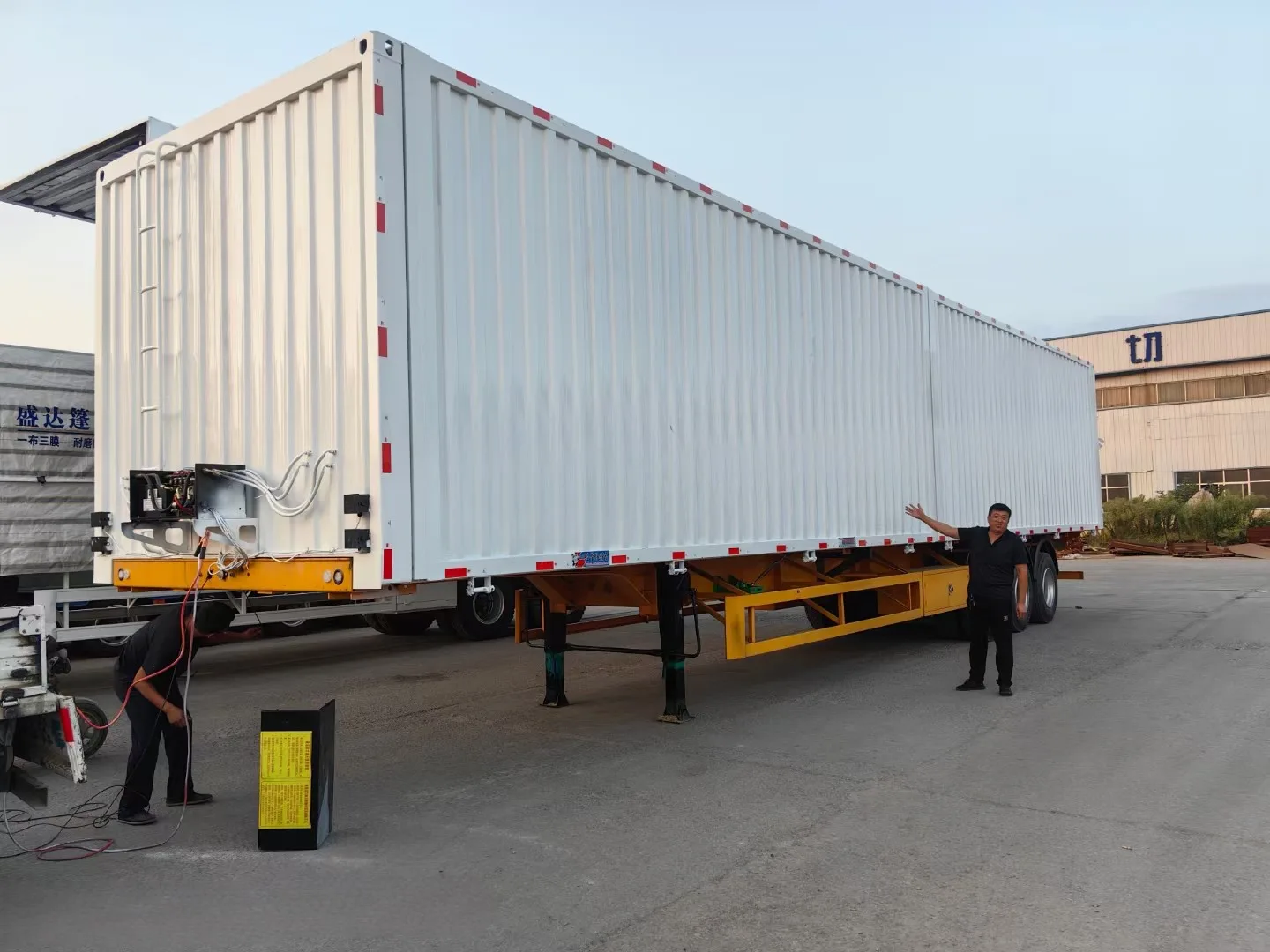 Dry Van Semi Trailer