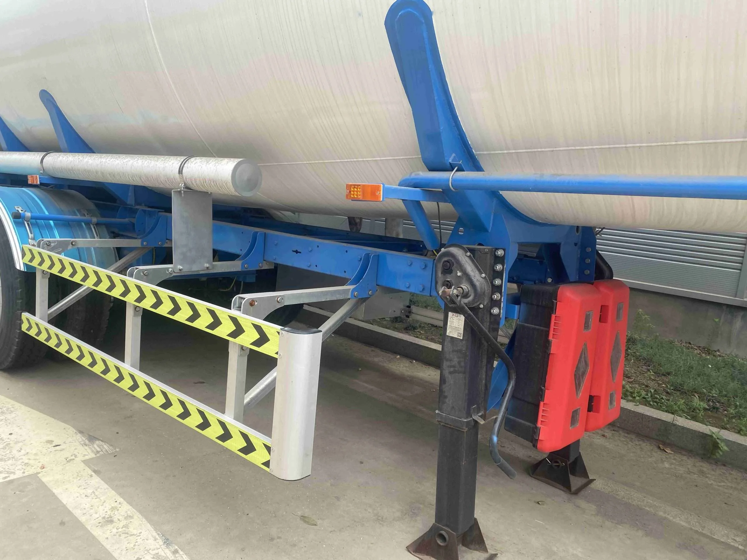 Fuel Tanker Trailer